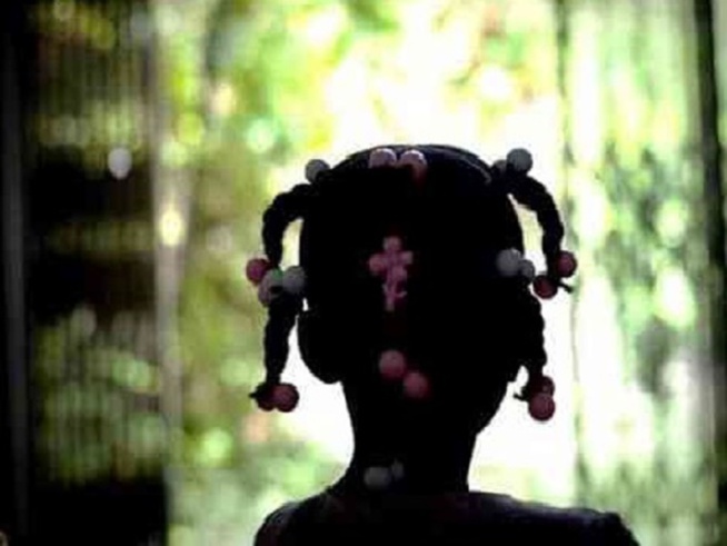 Pédophilie et tentative de viol : il entraîne la fillette de 5 ans dans des toilettes Pédophilie et tentative de viol : il entraîne la fillette de 5 ans dans des toilettes