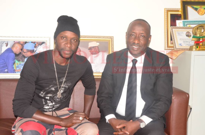PHOTOS: Le sous-préfet de Dakar, Mr Diallo à la rencontre de l'équipe du site vipeoples.net.