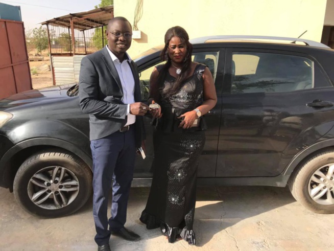 Kaolack: Serigne Mboup offre un 4x4 Ã Adji Diarra Niang Kaolack: Serigne Mboup offre un 4x4 Ã Adji Diarra Niang