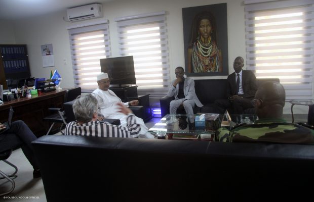 Youssou Ndour rend visite aux forces de défense et de sécurité du Sénégal déployés au Mali Youssou Ndour rend visite aux forces de défense et de sécurité du Sénégal déployés au Mali