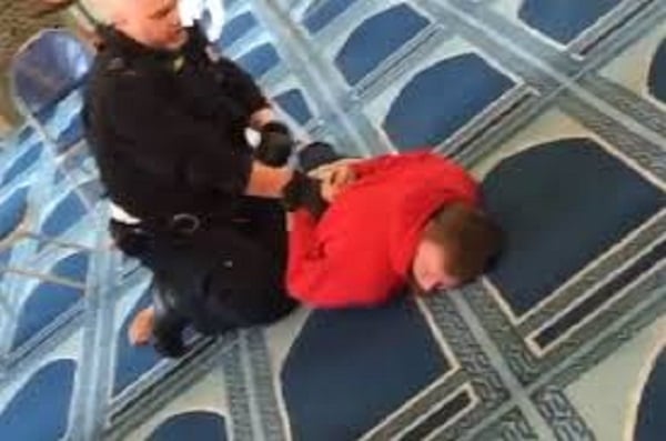 Un muezzin poignardé dans une mosquée à Londres Un muezzin poignardé dans une mosquée à Londres
