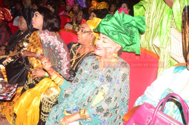 VIDÉO: Accueil royal réservé à Titi au carnaval du sud des jeunes de Kafountine.