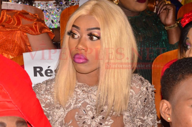 VIDÉO: Accueil royal réservé à Titi au carnaval du sud des jeunes de Kafountine. VIDÉO: Accueil royal réservé à Titi au carnaval du sud des jeunes de Kafountine.