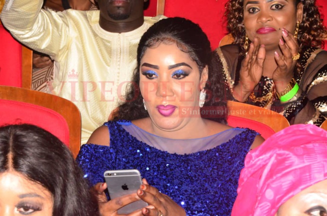 VIDÉO: Accueil royal réservé à Titi au carnaval du sud des jeunes de Kafountine. VIDÉO: Accueil royal réservé à Titi au carnaval du sud des jeunes de Kafountine.