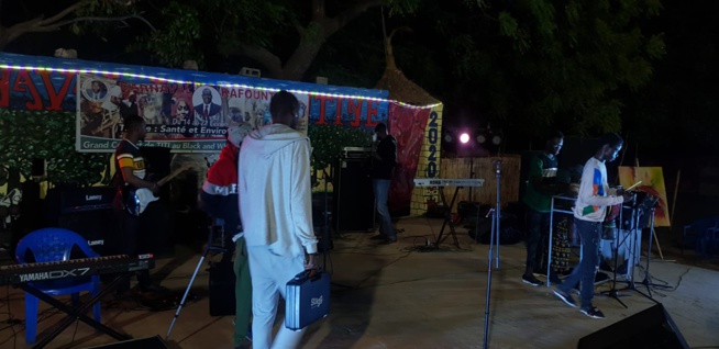VIDÉO: TITI et son barri bagace en mode sound check au Carnaval du sud de Kafountine