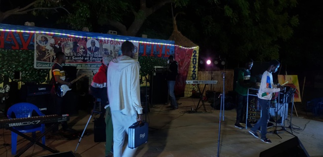 VIDÉO: TITI et son barri bagace en mode sound check au Carnaval du sud de Kafountine VIDÉO: TITI et son barri bagace en mode sound check au Carnaval du sud de Kafountine