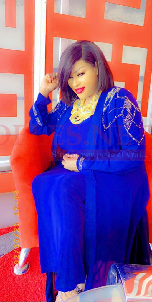 Quand la couleur bleue répond à la sublime présentatrice de la TFM, Kebs Thiam au meilleure de sa forme