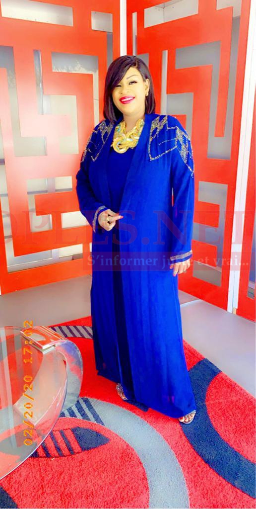 Quand la couleur bleue répond à la sublime présentatrice de la TFM, Kebs Thiam au meilleure de sa forme