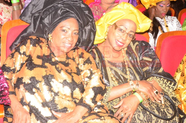 Admirez le retour de Marie Madeleine Diallo du troupe théâtrale de St Louis "BARAYEGO" des années 90 au Sargal de Néné Komé