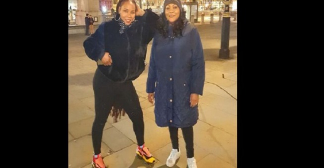 Yemi Alade raconte comment sa mère s’est sacrifiée pour son éducation Yemi Alade raconte comment sa mère s’est sacrifiée pour son éducation