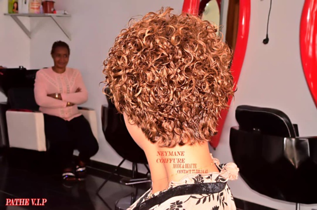 MODE & BEAUTÉ: Léna Guéye de "Mbétel" sublime avec NEYMANE NEW LOOK admirez la solution de votre choix.