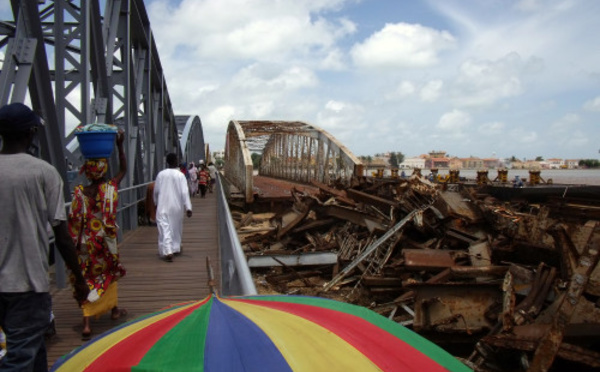 Saint Louis: La ferraille du pont Faidherbe vendue à …