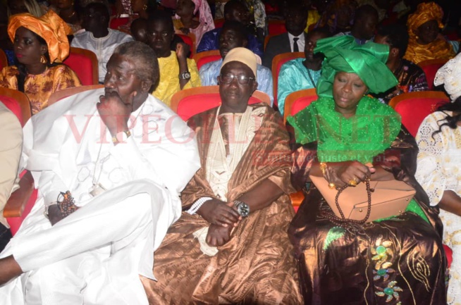 L'intégralité de la réussite de l'entrée de Tarba Mbaye au grand théâtre, les plus belles "Sagne Sé" ont répondu. Regardez L'intégralité de la réussite de l'entrée de Tarba Mbaye au grand théâtre, les plus belles "Sagne Sé" ont répondu. Regardez