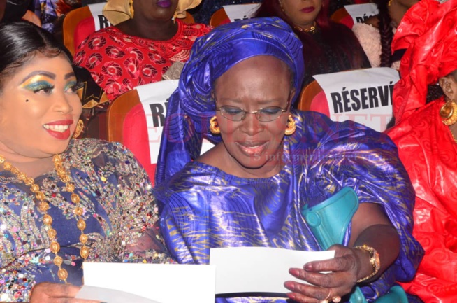 L'intégralité de la réussite de l'entrée de Tarba Mbaye au grand théâtre, les plus belles "Sagne Sé" ont répondu. Regardez L'intégralité de la réussite de l'entrée de Tarba Mbaye au grand théâtre, les plus belles "Sagne Sé" ont répondu. Regardez