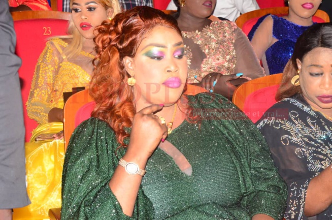 L'intégralité de la réussite de l'entrée de Tarba Mbaye au grand théâtre, les plus belles "Sagne Sé" ont répondu. Regardez L'intégralité de la réussite de l'entrée de Tarba Mbaye au grand théâtre, les plus belles "Sagne Sé" ont répondu. Regardez