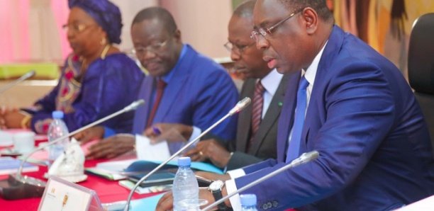 Déplacement des ministres à l’étranger : Voici la décision ferme de Macky Sall