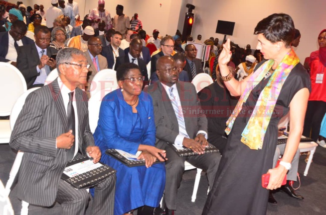 Tout ce que vous avez raté à l'ouverture du Salon international de l'artisanat au centre des expositions de Diamniadion Tout ce que vous avez raté à l'ouverture du Salon international de l'artisanat au centre des expositions de Diamniadion