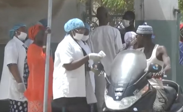 CORONAVIRUS : UN CO-VOYAGEUR DU 1ER PATIENT TESTÉ POSITIF SOUS SURVEILLANCE À KAOLACK CORONAVIRUS : UN CO-VOYAGEUR DU 1ER PATIENT TESTÉ POSITIF SOUS SURVEILLANCE À KAOLACK