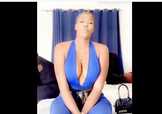 Ya Awa pousse le bouchon trop loin et se dévoile sans s0utien…