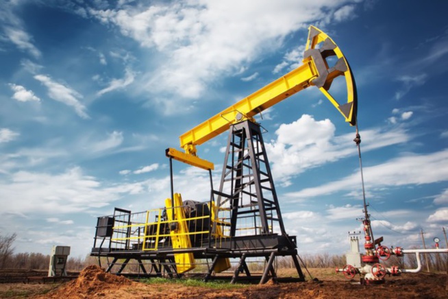 Baisse des cours du pétrole : tous les produits pétroliers, y compris l’électricité, doivent baisser (Expert)