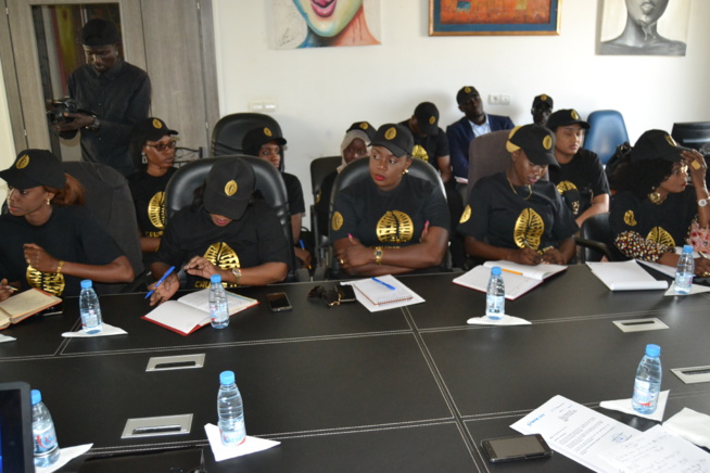 VIDÉO ET IMAGES: La réunion stratégique de la 16 éme éditions de la soirée de l'excellence des Cauris d'OR avec le staff. VIDÉO ET IMAGES: La réunion stratégique de la 16 éme éditions de la soirée de l'excellence des Cauris d'OR avec le staff.