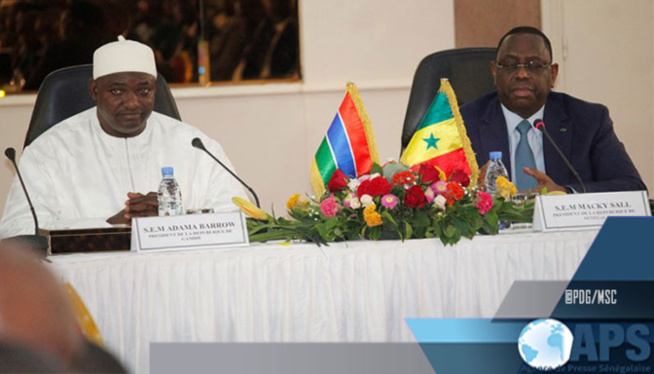 Libre circulation des personnes et des biens: Macky Sall et Adama Barrow appellent au respect des règles Libre circulation des personnes et des biens: Macky Sall et Adama Barrow appellent au respect des règles