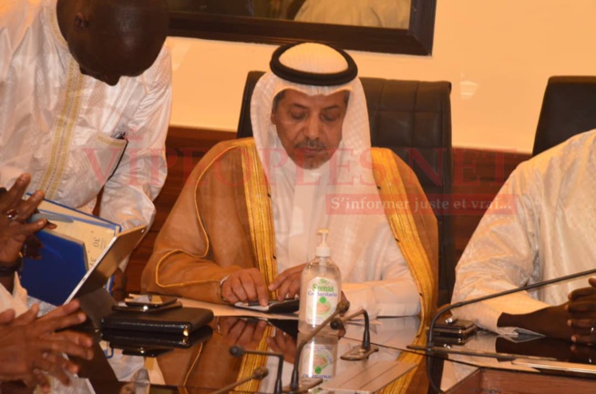 CORONAVIRUS: Le ministre des affaires étrangères, Amadou Ba et l'ambassadeur d'Arabie Saoudite ont rencontré les voyagistes pour le Hadj. CORONAVIRUS: Le ministre des affaires étrangères, Amadou Ba et l'ambassadeur d'Arabie Saoudite ont rencontré les voyagistes pour le Hadj.