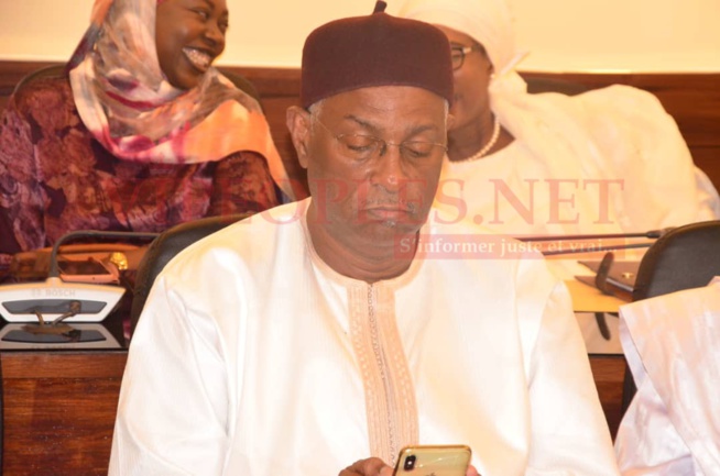 CORONAVIRUS: Le ministre des affaires étrangères, Amadou Ba et l'ambassadeur d'Arabie Saoudite ont rencontré les voyagistes pour le Hadj. CORONAVIRUS: Le ministre des affaires étrangères, Amadou Ba et l'ambassadeur d'Arabie Saoudite ont rencontré les voyagistes pour le Hadj.