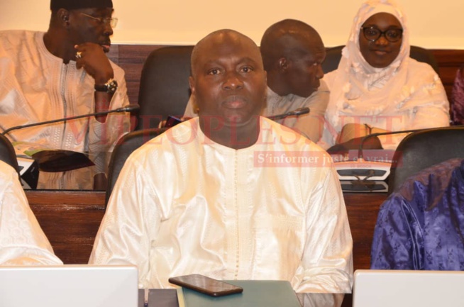 CORONAVIRUS: Le ministre des affaires étrangères, Amadou Ba et l'ambassadeur d'Arabie Saoudite ont rencontré les voyagistes pour le Hadj.