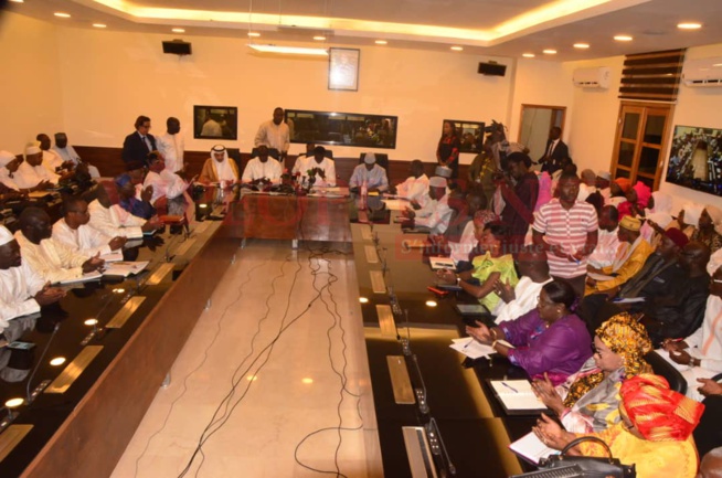 CORONAVIRUS: Le ministre des affaires étrangères, Amadou Ba et l'ambassadeur d'Arabie Saoudite ont rencontré les voyagistes pour le Hadj. CORONAVIRUS: Le ministre des affaires étrangères, Amadou Ba et l'ambassadeur d'Arabie Saoudite ont rencontré les voyagistes pour le Hadj.