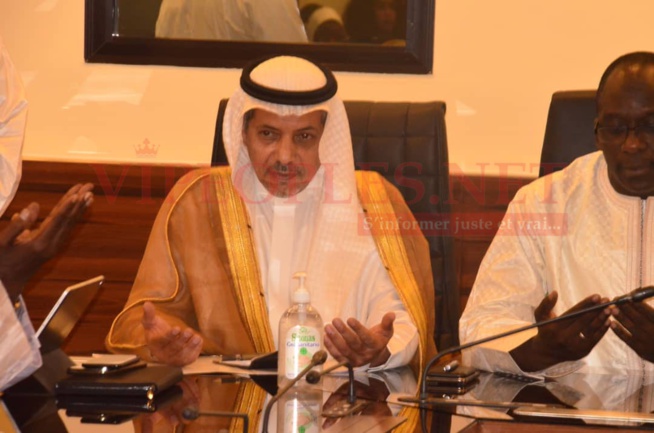 CORONAVIRUS: Le ministre des affaires étrangères, Amadou Ba et l'ambassadeur d'Arabie Saoudite ont rencontré les voyagistes pour le Hadj. CORONAVIRUS: Le ministre des affaires étrangères, Amadou Ba et l'ambassadeur d'Arabie Saoudite ont rencontré les voyagistes pour le Hadj.