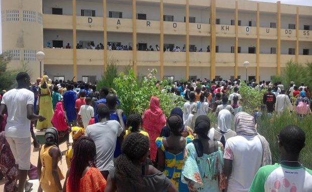 Urgent : Les cours du lycée de Mbacké viennent d’être arrêtés Urgent : Les cours du lycée de Mbacké viennent d’être arrêtés