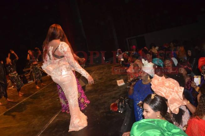 25 ANS DE CARRIERRES: Papa Thione, Waly Seck, Guigui, Ndiollé, Mame Bassine ont chauffé la scène de sorano avec Oumou Sow.