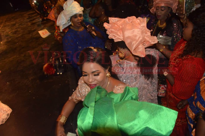 25 ANS DE CARRIERRES: Papa Thione, Waly Seck, Guigui, Ndiollé, Mame Bassine ont chauffé la scène de sorano avec Oumou Sow.
