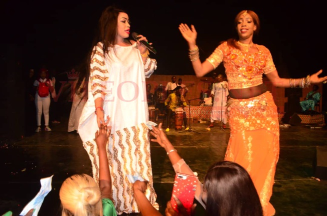 100 IMAGES: Comment Oumou Sow a mit les petits plats dans les grands à Sorano pour ses 25 ans de carrières. 100 IMAGES: Comment Oumou Sow a mit les petits plats dans les grands à Sorano pour ses 25 ans de carrières.