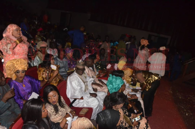 100 IMAGES: Comment Oumou Sow a mit les petits plats dans les grands à Sorano pour ses 25 ans de carrières. 100 IMAGES: Comment Oumou Sow a mit les petits plats dans les grands à Sorano pour ses 25 ans de carrières.