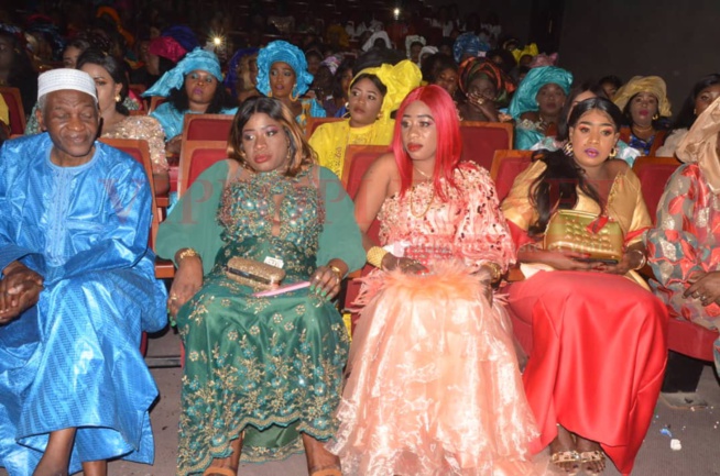 100 IMAGES: Comment Oumou Sow a mit les petits plats dans les grands à Sorano pour ses 25 ans de carrières. 100 IMAGES: Comment Oumou Sow a mit les petits plats dans les grands à Sorano pour ses 25 ans de carrières.