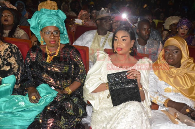 100 IMAGES: Comment Oumou Sow a mit les petits plats dans les grands à Sorano pour ses 25 ans de carrières. 100 IMAGES: Comment Oumou Sow a mit les petits plats dans les grands à Sorano pour ses 25 ans de carrières.