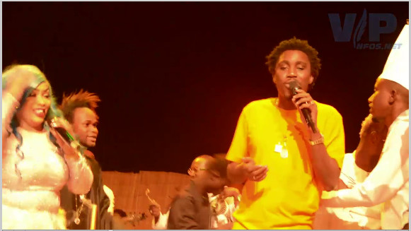 SURPRISE À OUMOU SOW WALY SECK ENFLAMME LA SCÉNE DE SORANO