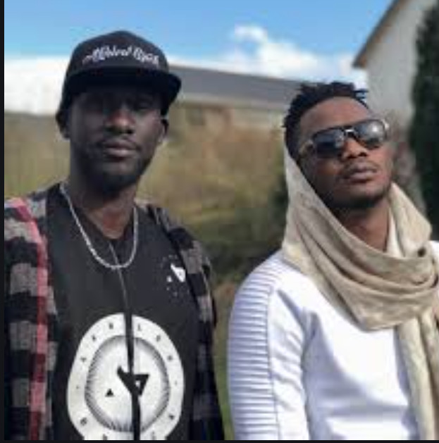 VIDÉO: Émouvant comment Dayza et Ara du groupe "Akhlou Brick" ceux sont rencontrés VIDÉO: Émouvant comment Dayza et Ara du groupe "Akhlou Brick" ceux sont rencontrés