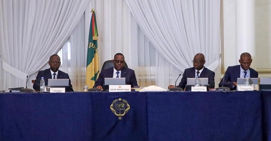 Fonds de riposte au Covid-19 : Macky demande à chaque ministre de donner la somme de… Fonds de riposte au Covid-19 : Macky demande à chaque ministre de donner la somme de…