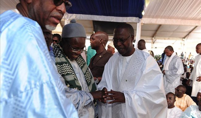 Exclusif :Voici le membre du gouvernement qui a participé à la prière à la grand mosquée de … Exclusif :Voici le membre du gouvernement qui a participé à la prière à la grand mosquée de …