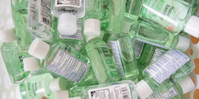 Fabrication de produits antiseptiques illégaux: 8 personnes arrêtées à Pikine par la police