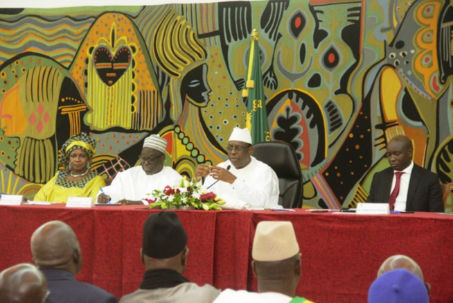 Covid-19: Ousmane Sonko, Idrissa Seck et Khalifa Sall reçus par le Président Macky Sall Covid-19: Ousmane Sonko, Idrissa Seck et Khalifa Sall reçus par le Président Macky Sall