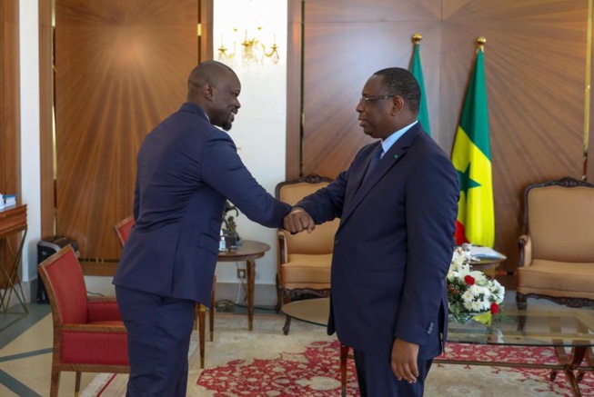 COVID-19: Sonko, Idy, Gackou, Khalifa Sall chez Macky Sall au palais. Quand un virus réunissent l'opposition au pouvoir COVID-19: Sonko, Idy, Gackou, Khalifa Sall chez Macky Sall au palais. Quand un virus réunissent l'opposition au pouvoir