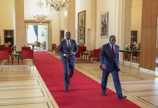 COVID-19: Sonko, Idy, Gackou, Khalifa Sall chez Macky Sall au palais. Quand un virus réunissent l'opposition au pouvoir COVID-19: Sonko, Idy, Gackou, Khalifa Sall chez Macky Sall au palais. Quand un virus réunissent l'opposition au pouvoir