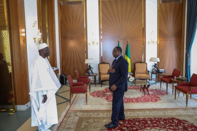 COVID-19: Sonko, Idy, Gackou, Khalifa Sall chez Macky Sall au palais. Quand un virus réunissent l'opposition au pouvoir COVID-19: Sonko, Idy, Gackou, Khalifa Sall chez Macky Sall au palais. Quand un virus réunissent l'opposition au pouvoir
