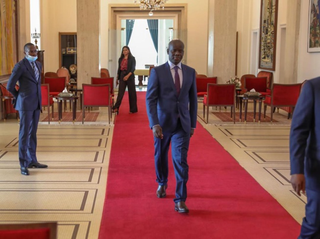 COVID-19: Sonko, Idy, Gackou, Khalifa Sall chez Macky Sall au palais. Quand un virus réunissent l'opposition au pouvoir COVID-19: Sonko, Idy, Gackou, Khalifa Sall chez Macky Sall au palais. Quand un virus réunissent l'opposition au pouvoir
