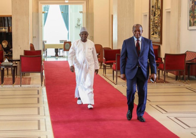 Photos en live au Palais de la République: Macky Sall reçoit ses frères Photos en live au Palais de la République: Macky Sall reçoit ses frères