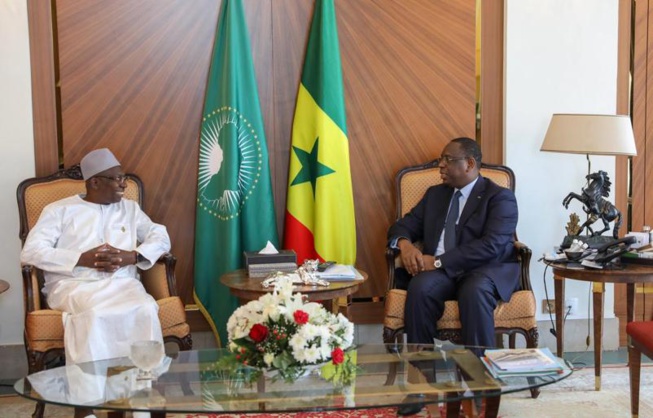 Photos en live au Palais de la République: Macky Sall reçoit ses frères Photos en live au Palais de la République: Macky Sall reçoit ses frères